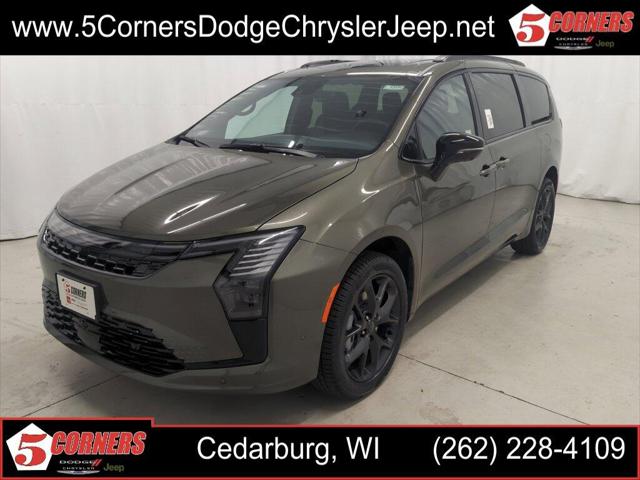 2027 Chrysler Pacifica Limited AWD for sale in  Cedarburg, WI