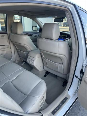 2008 Toyota Avalon XLS