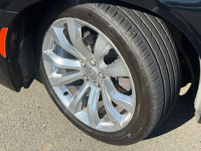 2017 Chrysler 300 300C Sedan 4D
