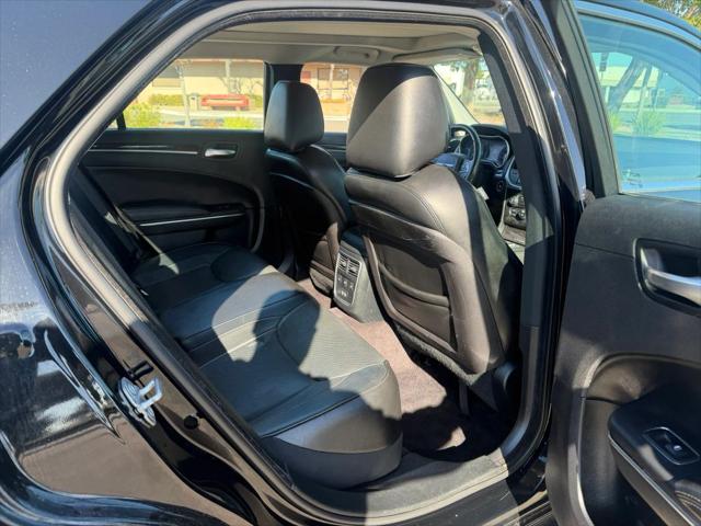 2017 Chrysler 300 300C Sedan 4D