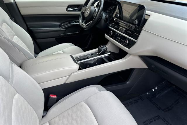 2022 Nissan Pathfinder SV 2WD