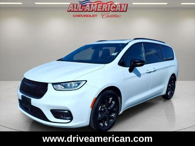 2025 Chrysler Pacifica Limited for sale in Muncie, IN