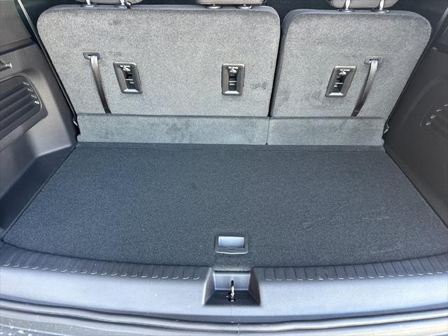 2027 Chevrolet Traverse FWD LT