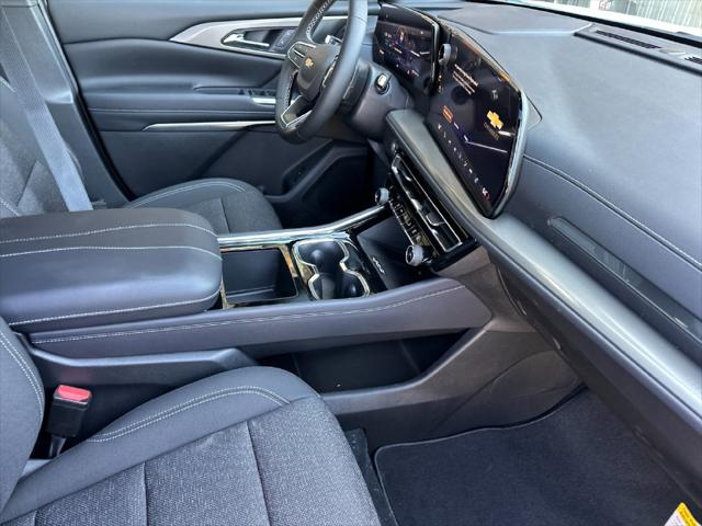 2027 Chevrolet Traverse FWD LT
