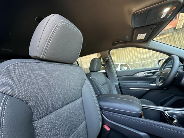 2027 Chevrolet Traverse FWD LT