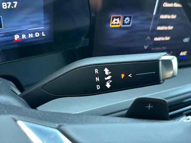 2027 Chevrolet Traverse FWD LT