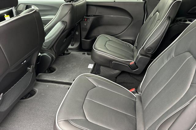 2027 Chrysler Pacifica Limited