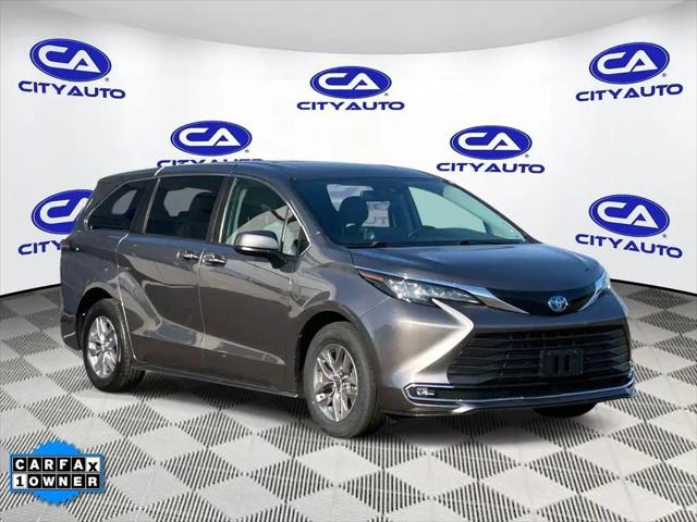 2022 Toyota Sienna XLE for sale in Madison, AL