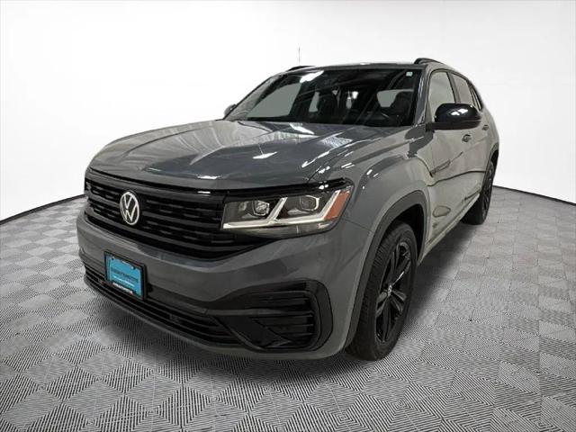 2023 Volkswagen Atlas Cross Sport 2.0T SEL R-Line Black for sale in Eau Claire, WI