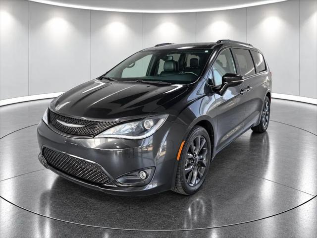 2019 Chrysler Pacifica Limited for sale in Hillsdale, MI