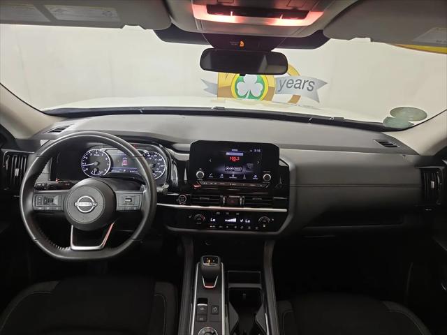 2024 Nissan Pathfinder SV 4WD