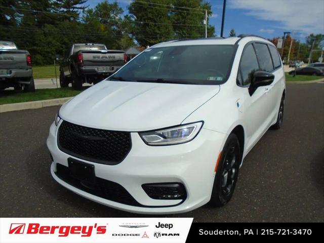 2024 Chrysler Pacifica Hybrid Premium S Appearance Pkg for sale in Souderton, PA