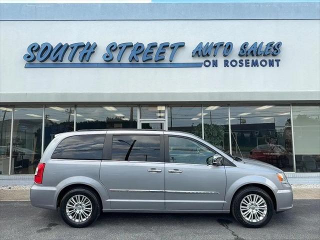 2014 Chrysler Town & Country Touring-L for sale in Frederick, MD