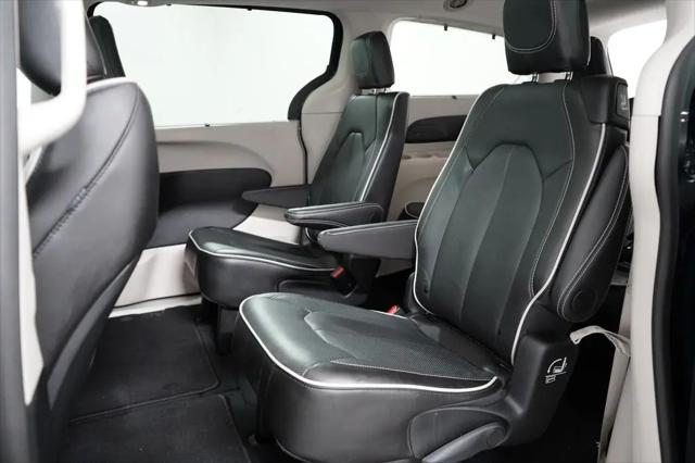 2024 Chrysler Pacifica Limited AWD