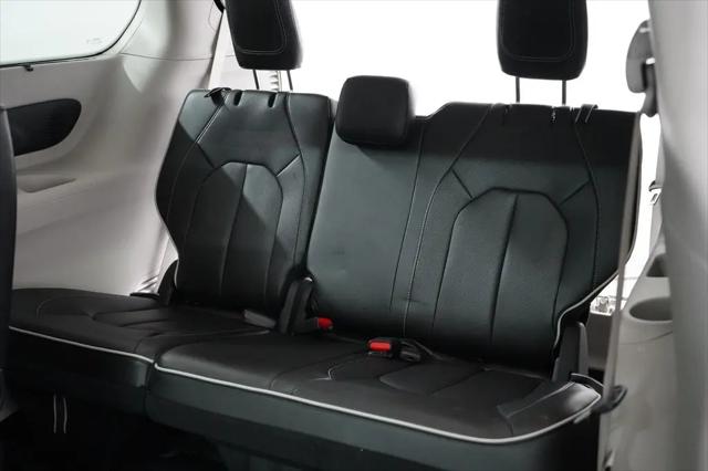 2024 Chrysler Pacifica Limited AWD