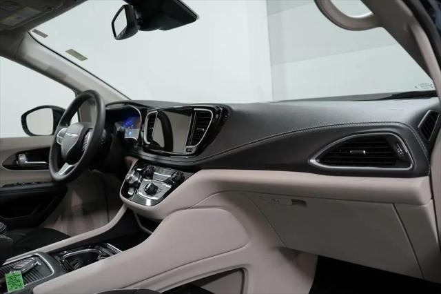 2024 Chrysler Pacifica Limited AWD