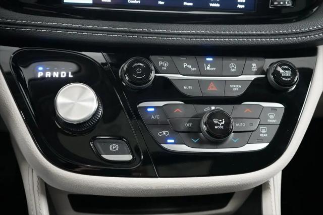 2024 Chrysler Pacifica Limited AWD