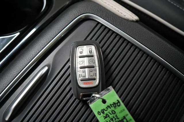 2024 Chrysler Pacifica Limited AWD