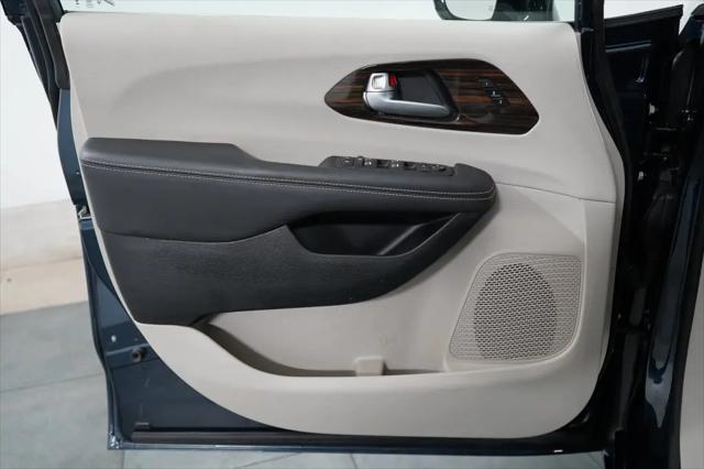 2024 Chrysler Pacifica Limited AWD