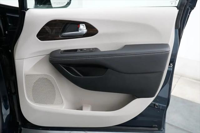 2024 Chrysler Pacifica Limited AWD