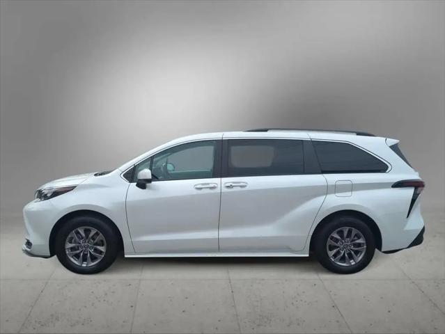 2024 Toyota Sienna XLE for sale in Farmington Hills, MI