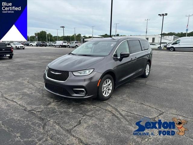 2023 Chrysler Pacifica Touring L for sale in Moline, IL