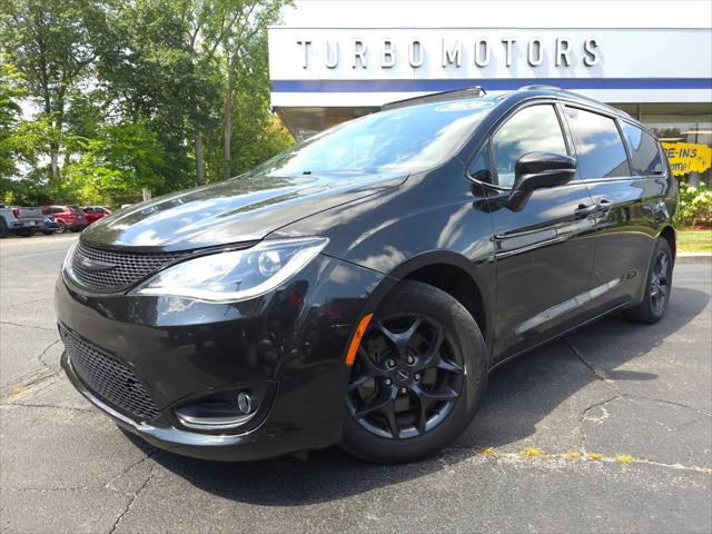 2020 Chrysler Pacifica Limited for sale in Taylor, MI
