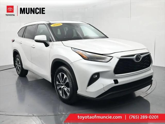2024 Toyota Highlander XLE for sale in Muncie, IN