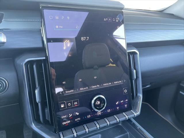 2027 GMC Acadia AWD AT4