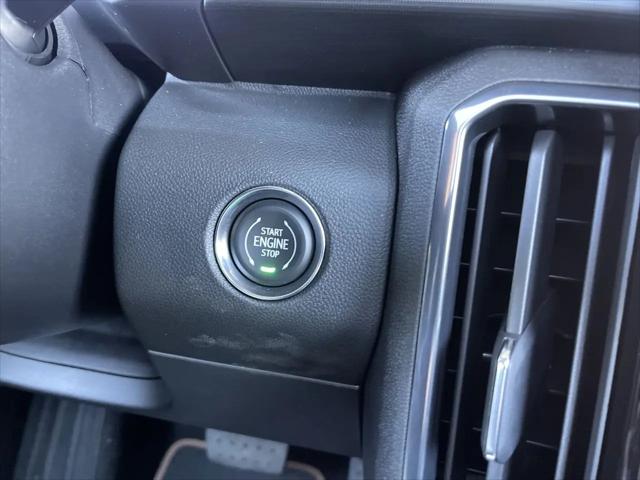 2027 GMC Acadia AWD AT4