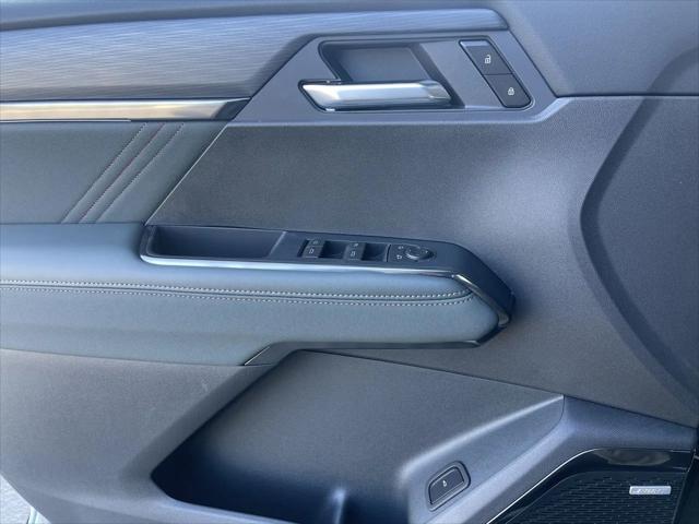 2027 GMC Acadia AWD AT4