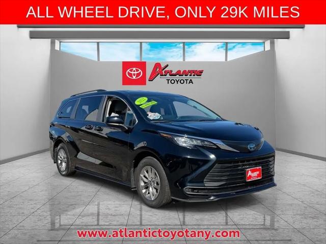 2022 Toyota Sienna LE for sale in West Islip, NY
