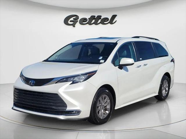 2022 Toyota Sienna XLE for sale in Bradenton, FL