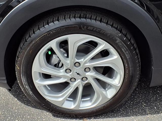 2027 Chevrolet Bolt LT FWD