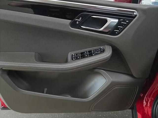 2023 Porsche Macan Macan