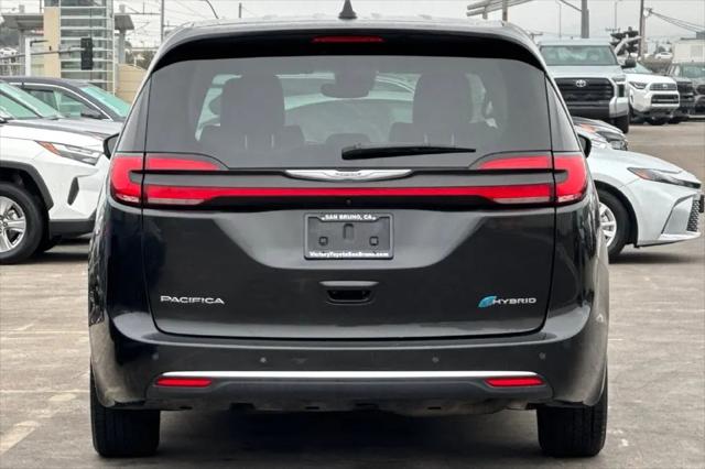 2024 Chrysler Pacifica Hybrid Select