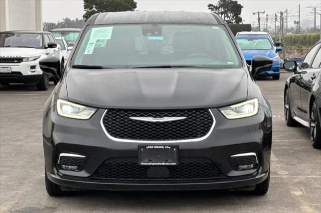 2024 Chrysler Pacifica Hybrid Select