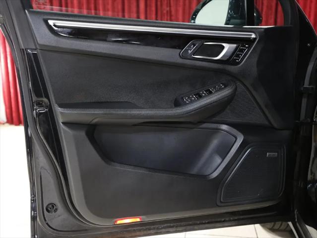 2019 Porsche Macan Macan
