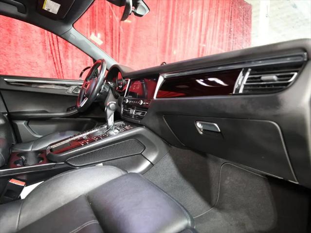 2019 Porsche Macan Macan