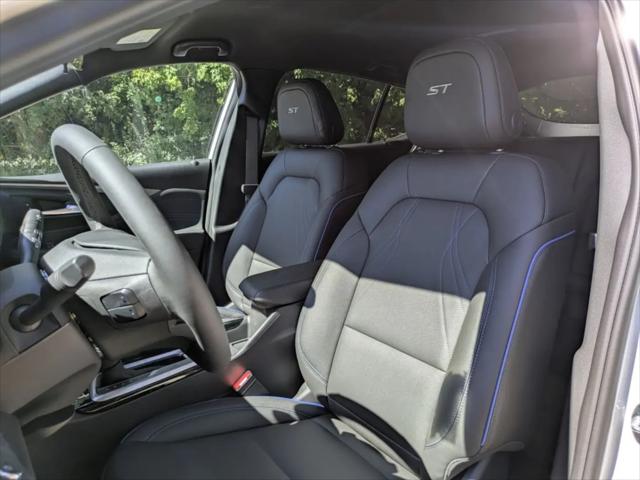 2026 Buick NV Sport Touring FWD