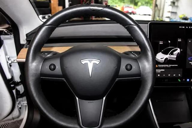 2020 Tesla Model 3 Standard Range Rear-Wheel Drive