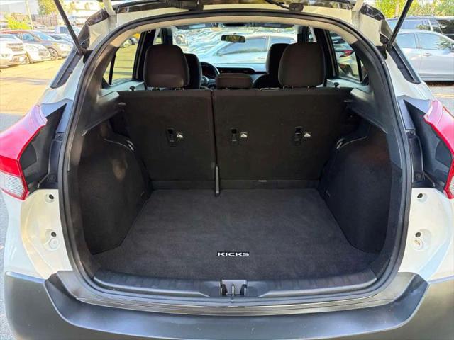 2019 Nissan Kicks SR
