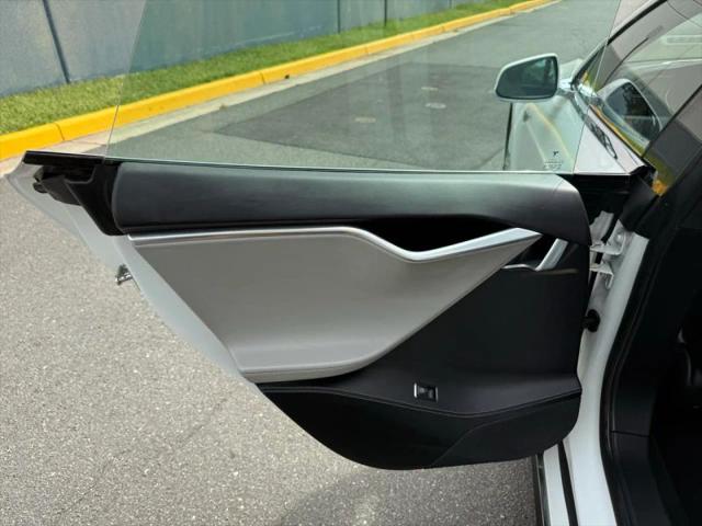 2016 Tesla Model S 70D