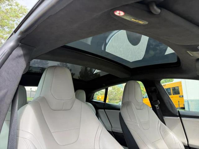 2016 Tesla Model S 70D