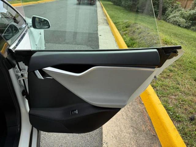 2016 Tesla Model S 70D