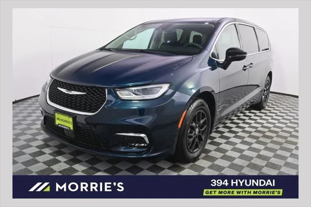 2024 Chrysler Pacifica Touring L for sale in Saint Louis Park, MN