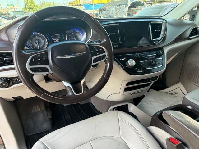 2017 Chrysler Pacifica Touring-L