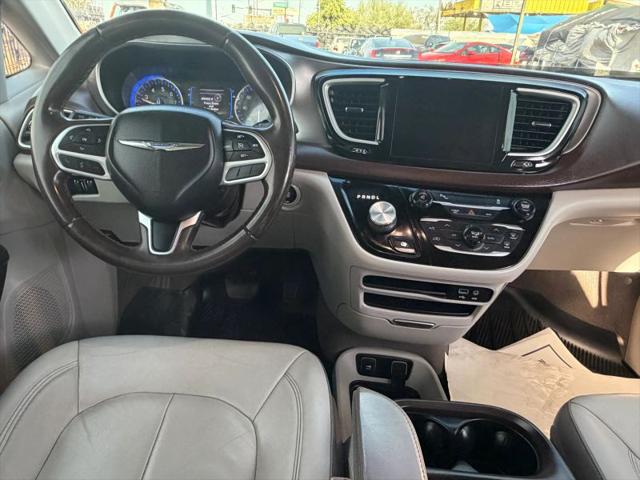 2017 Chrysler Pacifica Touring-L