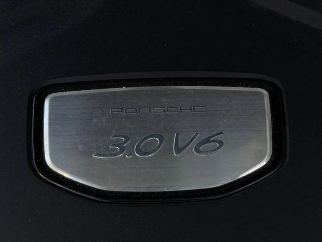 2023 Porsche Cayenne Platinum Edition