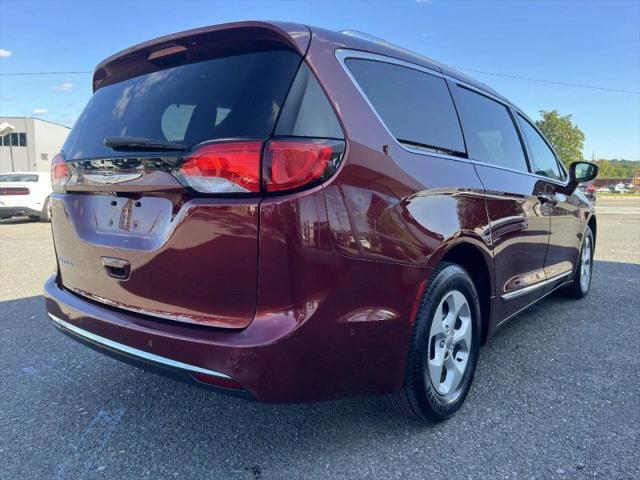 2017 Chrysler Pacifica Touring-L Plus